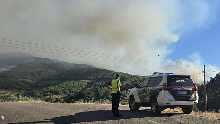Telediario 2 - Los incendios en Cáceres, Ávila y Pontevedra siguen activos