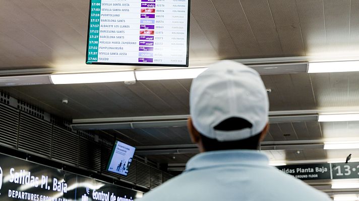 Telediario 2 - Renfe ofrece un millón de plazas y Aena prevé más de 28.000 vuelos en la operación salida de agosto