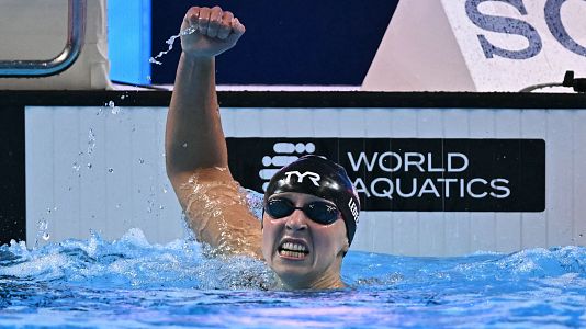 Ledecky revalida su corona en el 800m libre en una final de infarto en Singapur