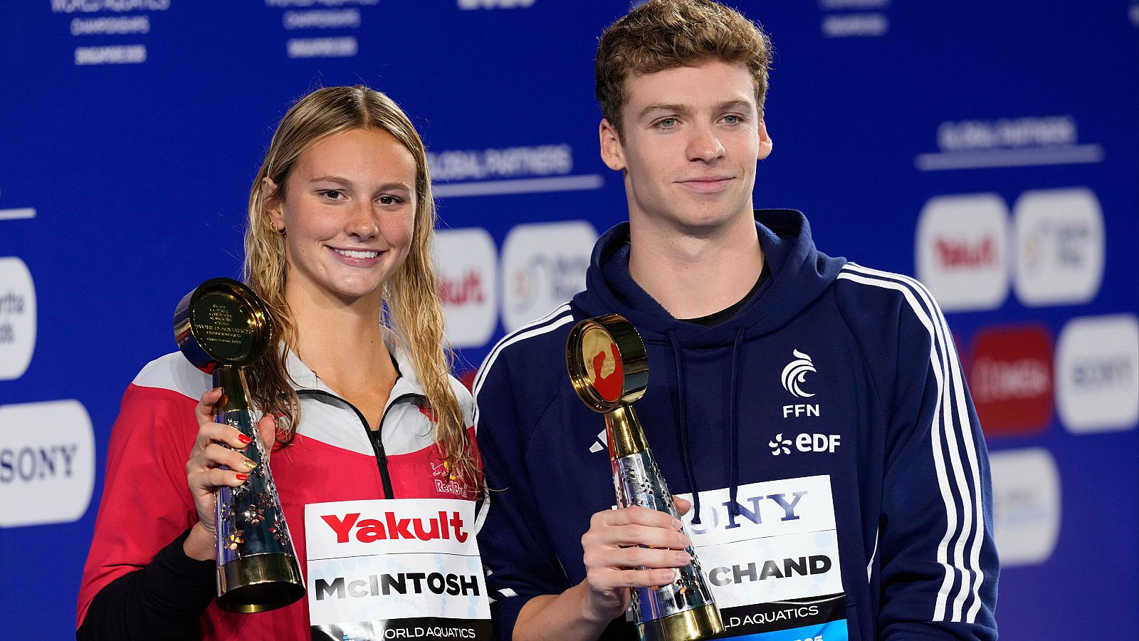 McIntosh y Marchand se bañan en oro en la última jornada de los Mundiales - Los Deportes de La1 | Ver