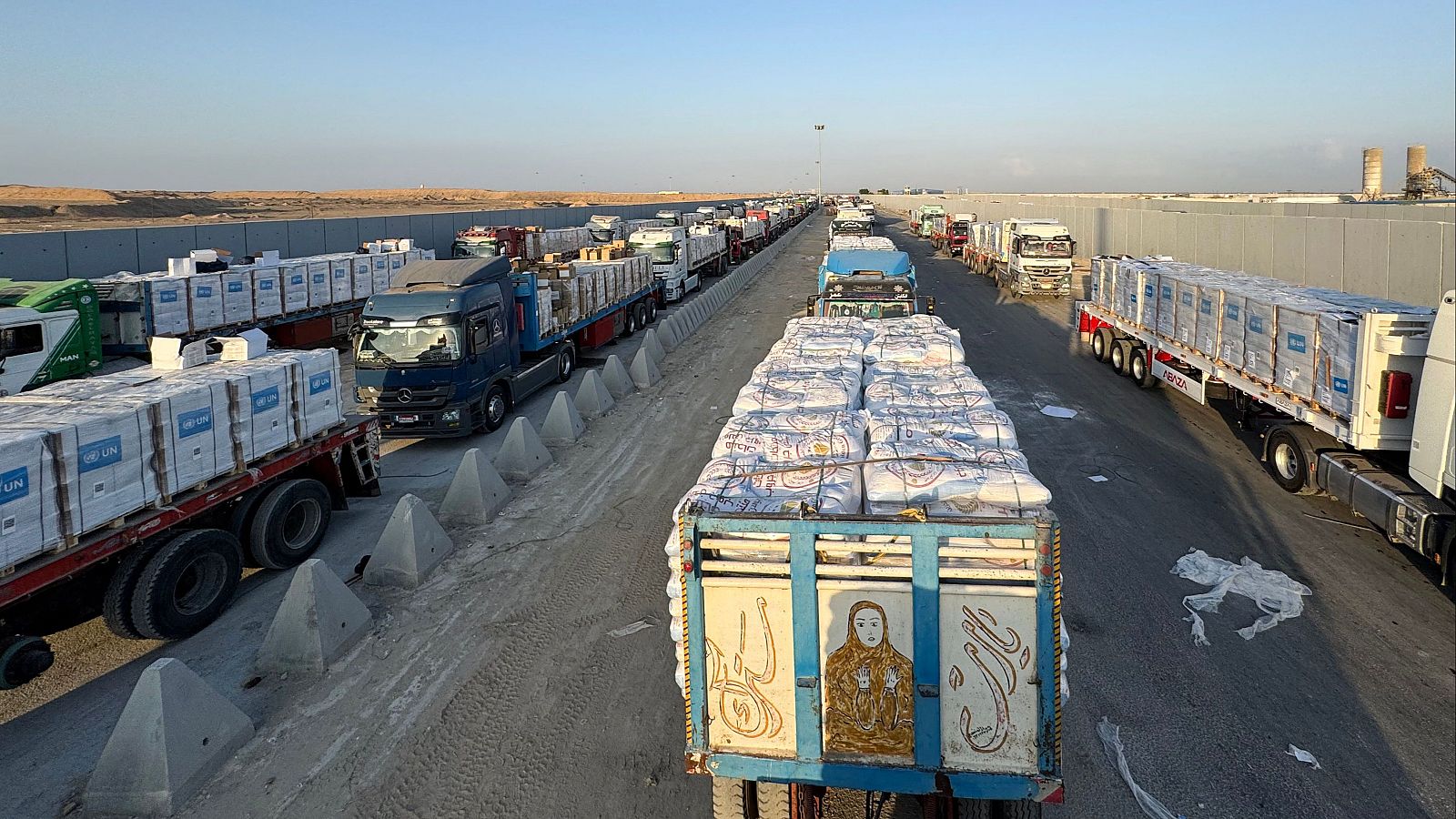 Un máximo de 200 camiones diarios entran en Gaza con ayuda | Ver