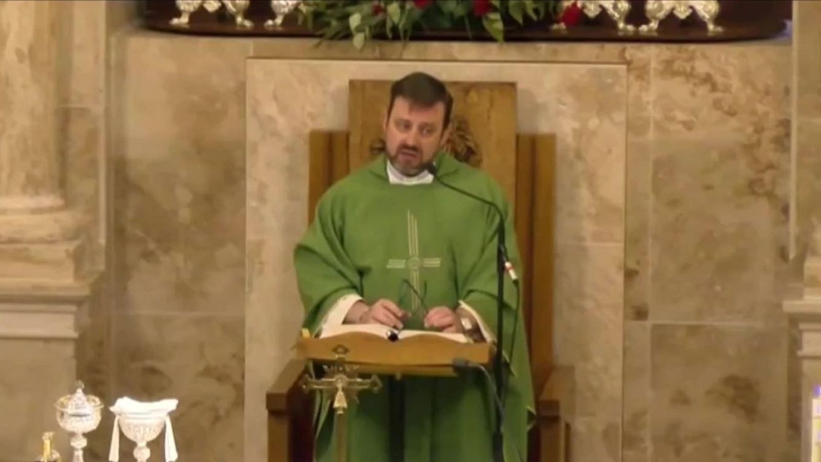 El párroco de Valdepeñas denuncia en misa los abusos a temporeros - Informativo 24h | Ver