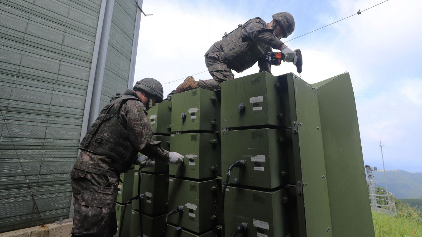 Corea del Sur desmantela los altavoces de propaganda contra Corea del Norte | Ver
