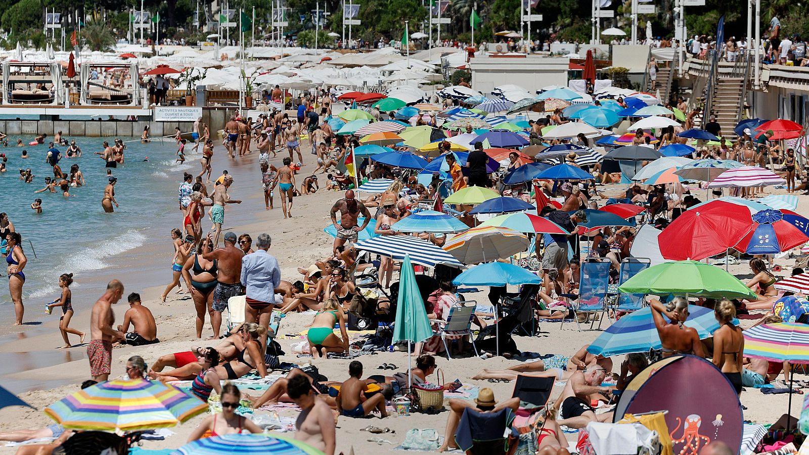 Uno de cada tres españoles no puede permitirse irse de vacaciones | Ver