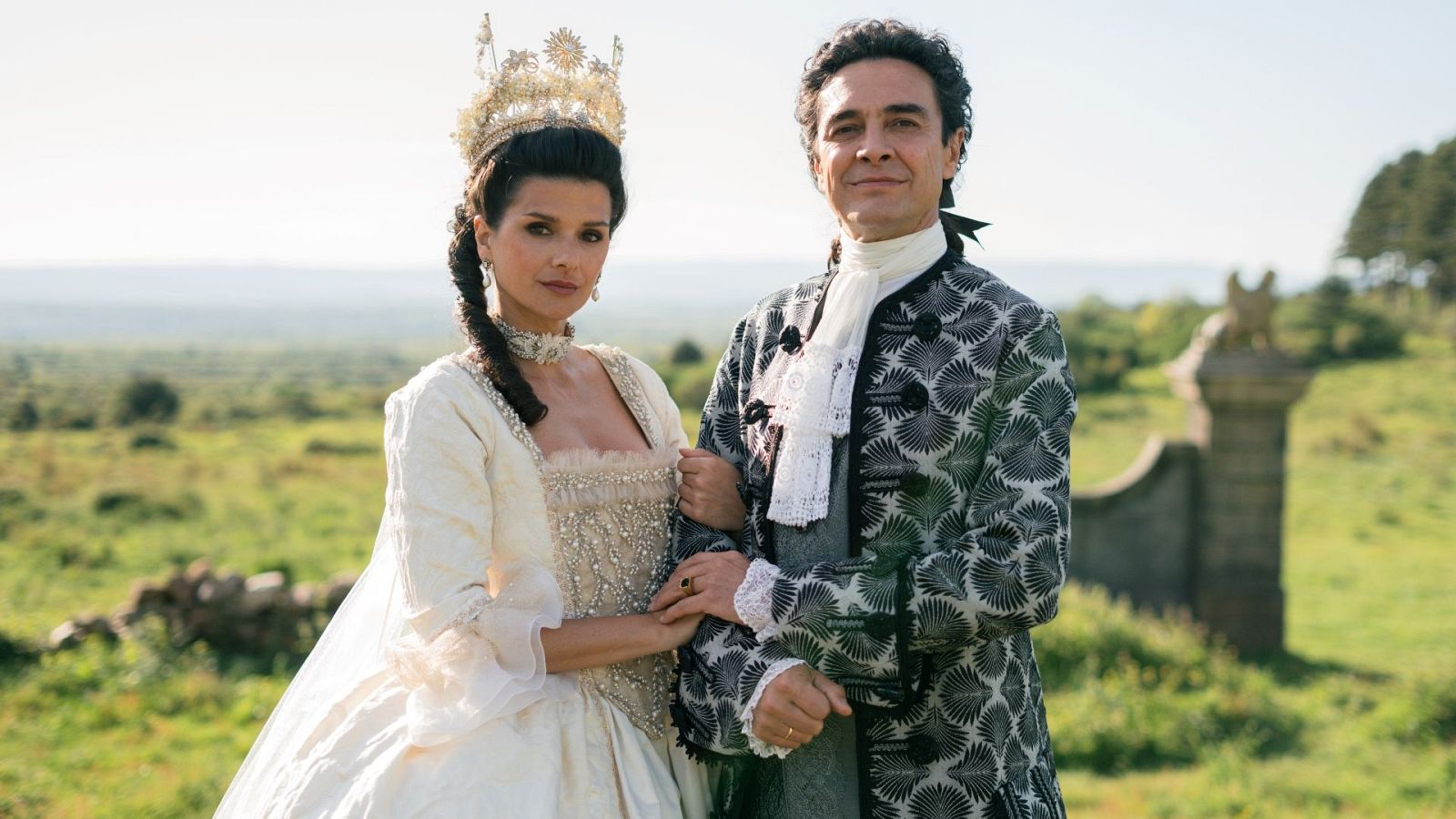 La boda de Victoria y José Luis está a la vuelta de la esquina, pero las cosas en palacio no paran por ello: muchas verdades salen a la luz. No te pierdas en enlace en La 1 y en RTVE Play