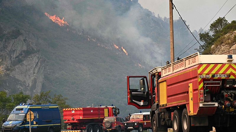 El megaincendio de Francia se ralentiza después de quemar más de 16.000 hectáreas
