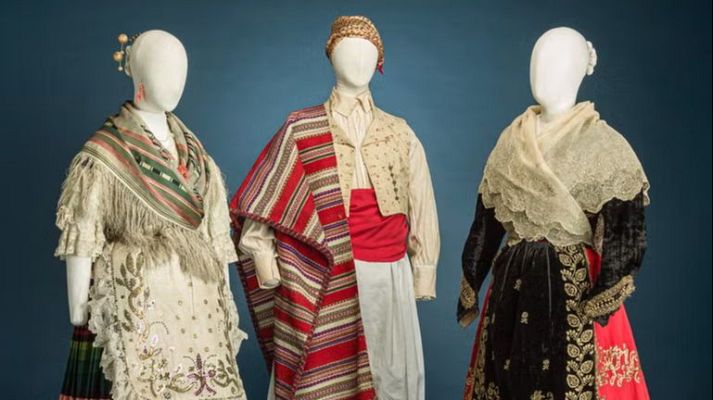 Telediario 1 - 'Raíces', el Museo del Traje expone más de 300 trajes regionales
