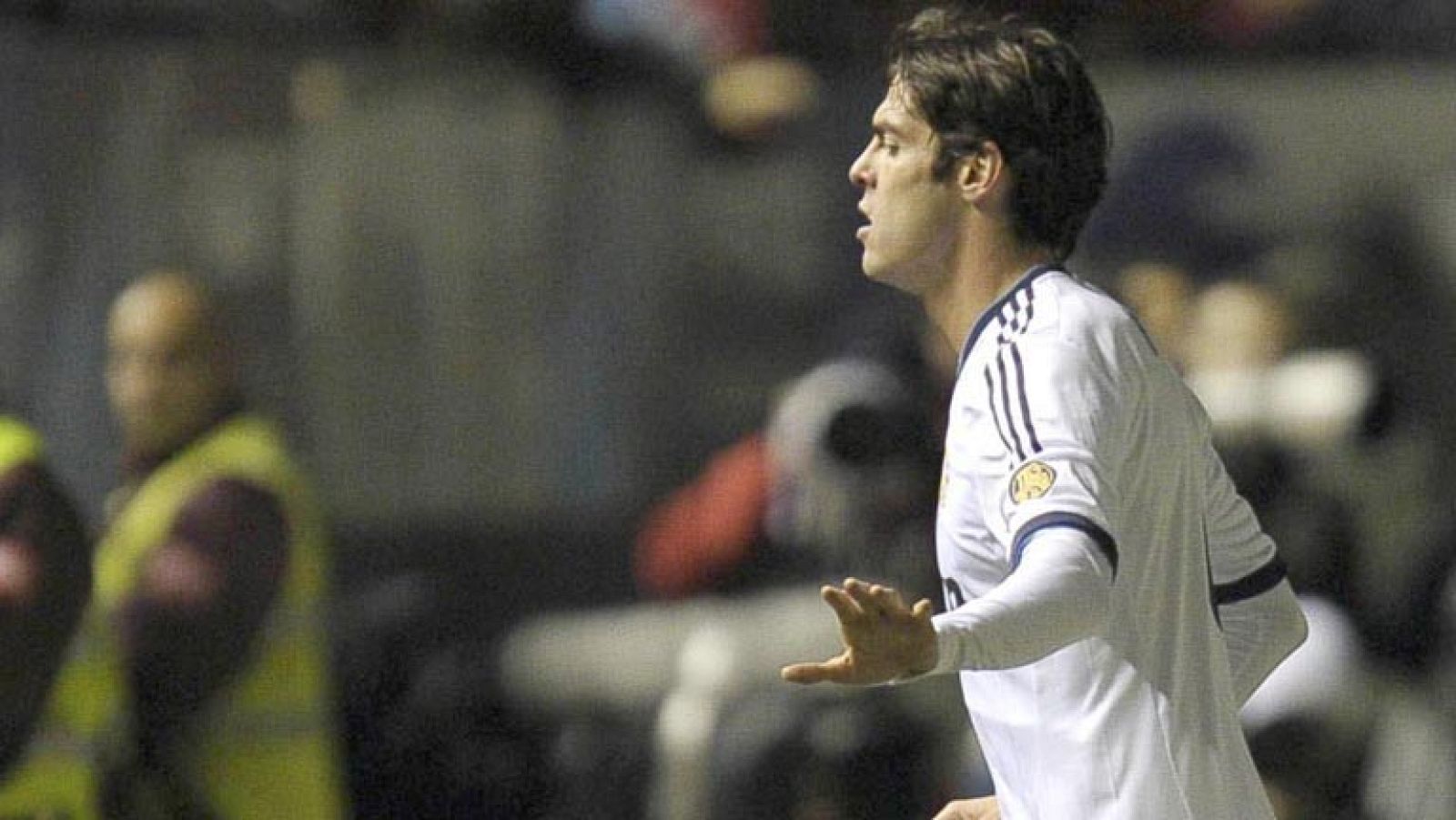Kaká se deja ver por Milán | Ver