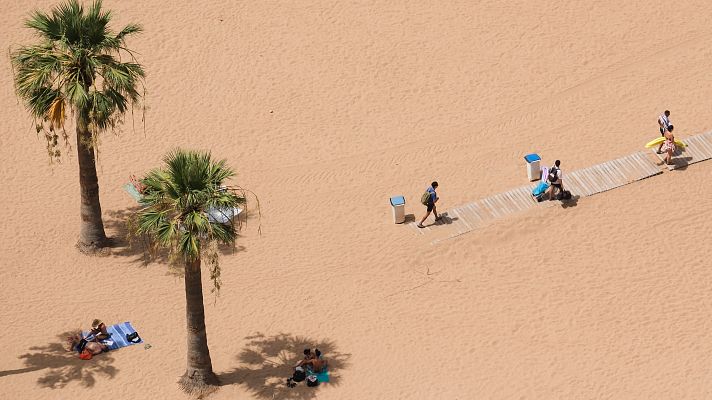 Telediario Matinal - La ola de calor pone en aviso rojo a Gran Canaria y mantiene las altas temperaturas en el resto
