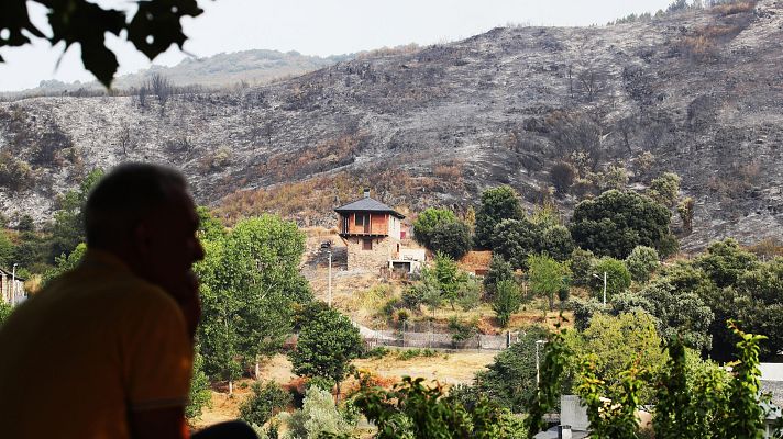 Telediario Fin de Semana - El fuego obliga a desalojar a centenares de vecinos en El Bierzo y amenaza el paraje natural de Las Médulas