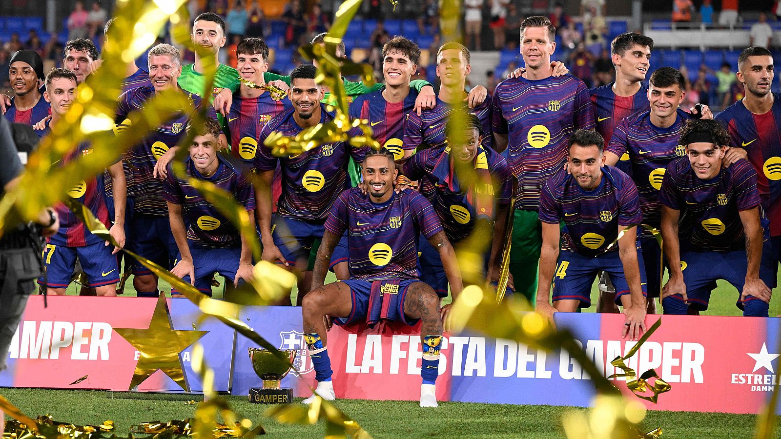 Goleada del Barça al Como en el Trofeo Gamper 2025 - Telediario Matinal | Ver