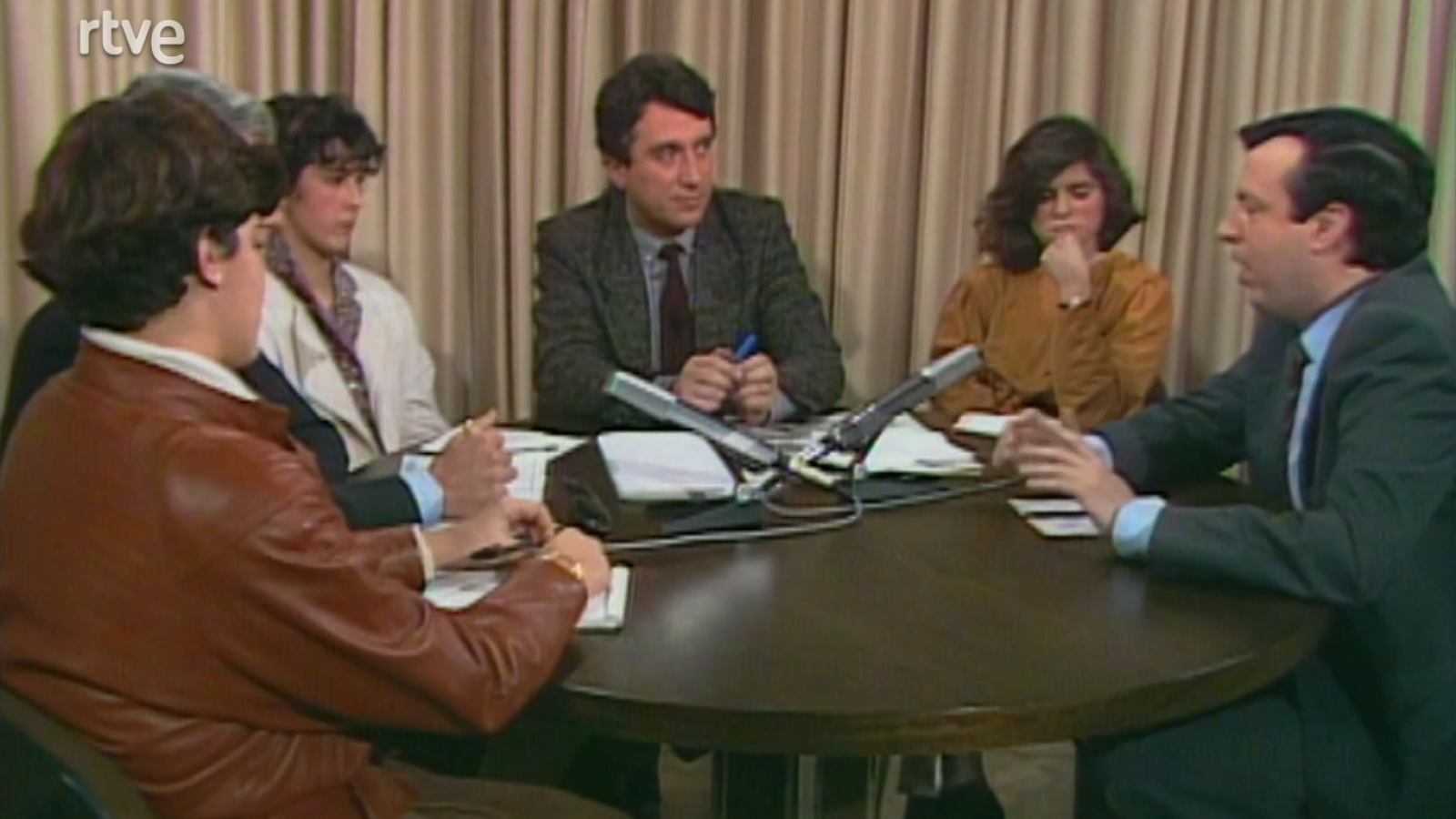 Nosotros - 01/02/1985 - Nosotros | Ver