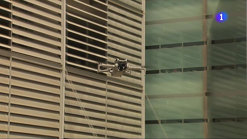 Creixen les denúncies per fer volar drons a les platges
