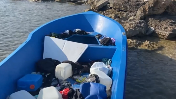 Informativo 24h - Dos muertos y un herido tras la llegada de dos pateras a la costa de Almería