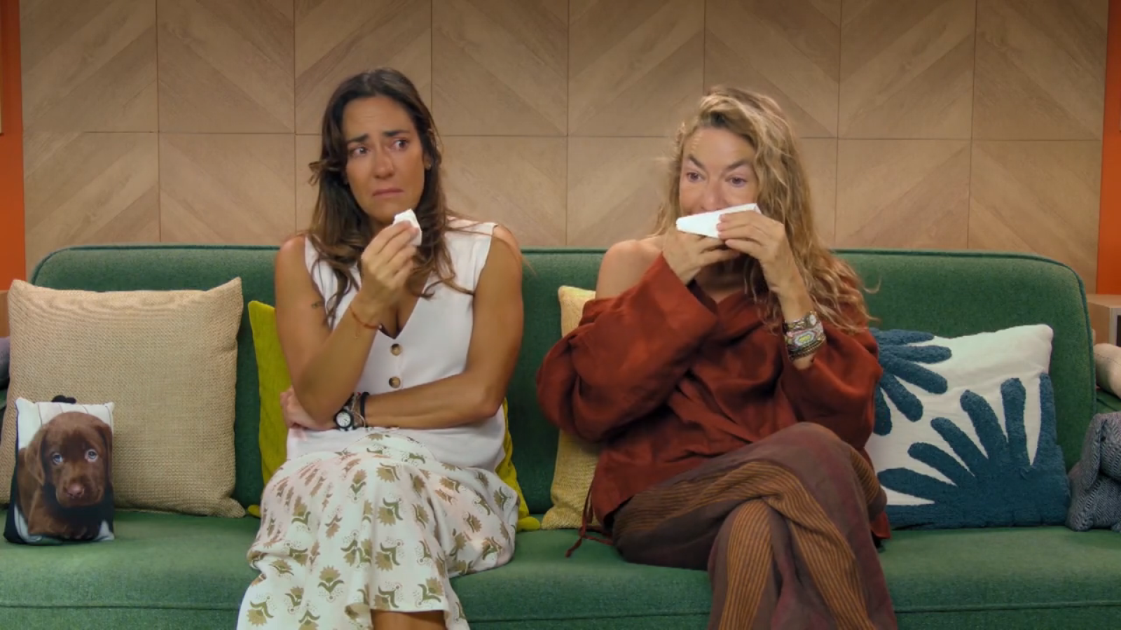 Diana y Cristina en 'Dog House': la historia completa ya disponible en RTVE Play - Dog House | Ver