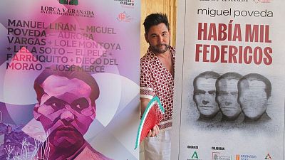 Miguel Poveda presenta  en Granada 'Hab�a mil Federicos' - Telediario 1 | Ver