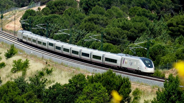 La tarde en 24h - Un incendio en la provincia de Ourense interrumpe los trenes de alta velocidad entre Madrid y Galicia