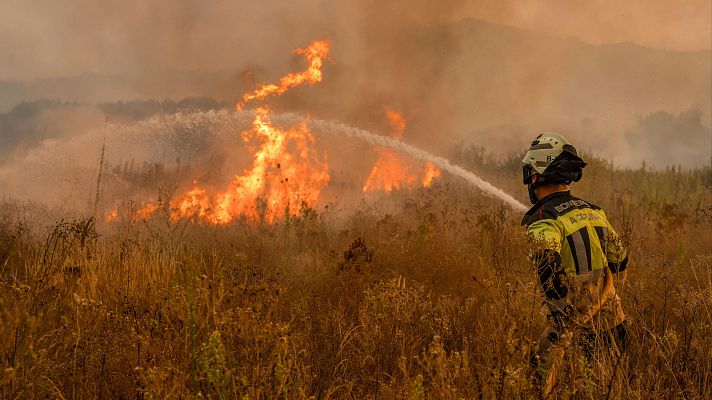 Telediario 2 - La ola de incendios no da tregua con dos decenas de focos activos