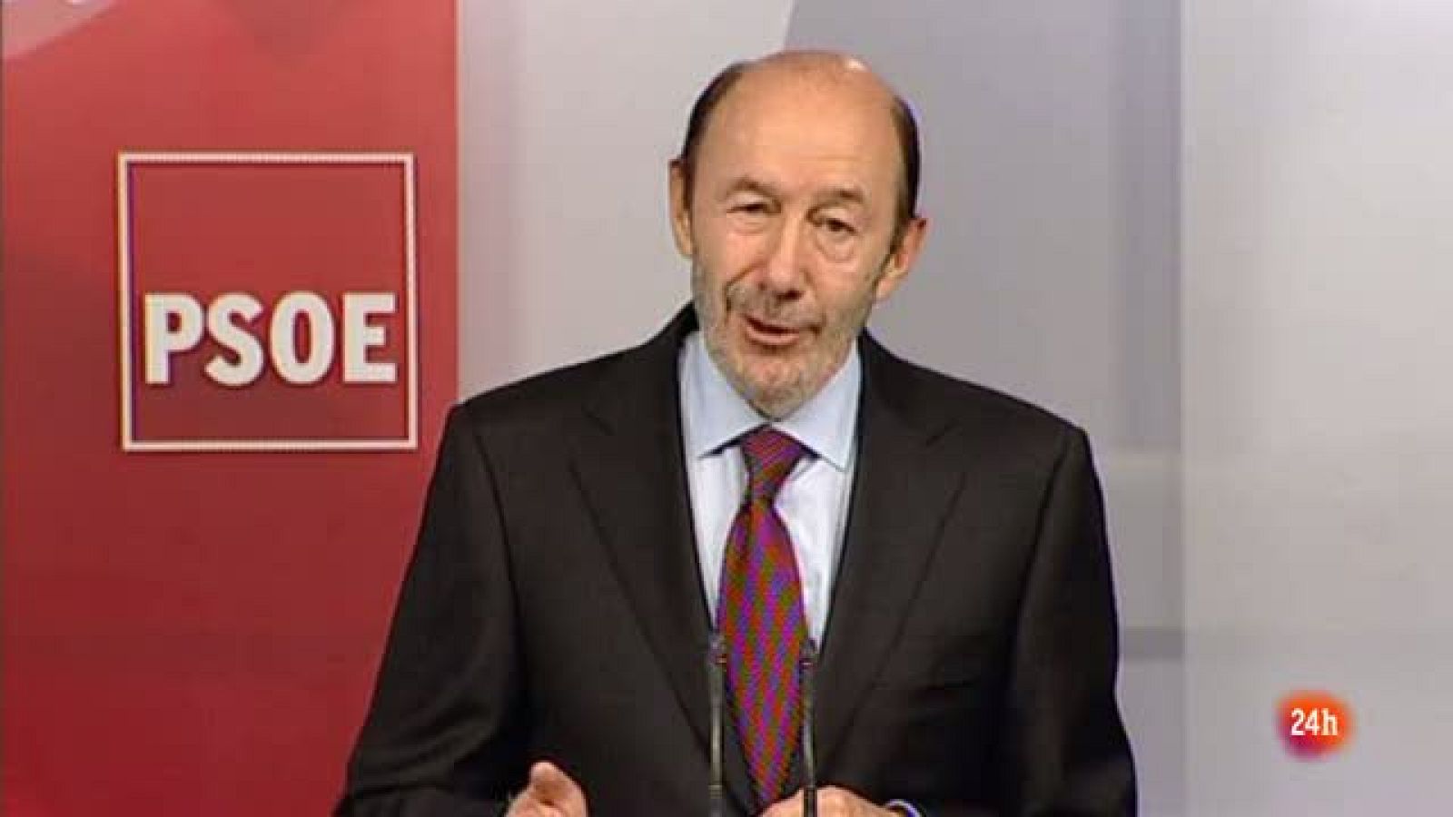 Rubalcaba exige a Rajoy que "explique ya" las cuentas del PP a los españoles