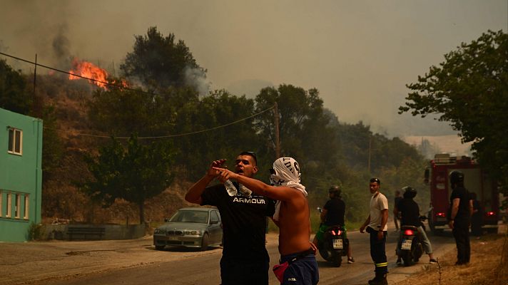 Telediario 1 - Los incendios asolan el Mediterráneo europeo