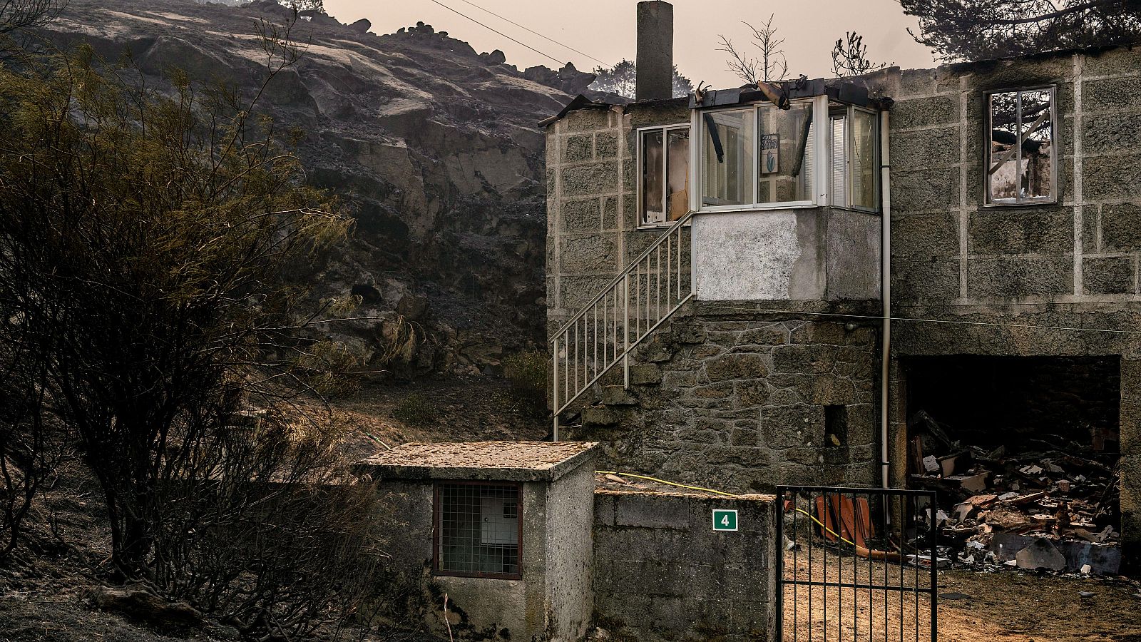 Evacuan a 25 ancianos de la residencia de Chandrexa, en Ourense - La tarde en 24h | Ver