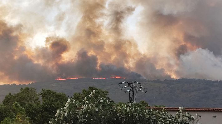Telediario 2 - Extremadura sufre los fuertes incendios en las localidades de Plasencia, Jarilla o Cabezabellosa, entre otras