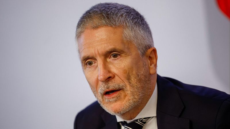 Marlaska anuncia la llegada a Galicia de dos aviones cisterna enviados por Francia para combatir los incendios