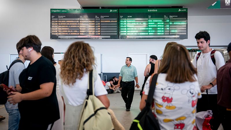 Renfe suspende los trenes entre Madrid y Galicia por los incendios en Ourense | Ver
