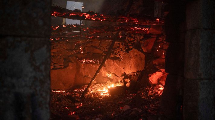 Telediario 1 - Cara a cara contra el fuego: la batalla de quienes son la última defensa
