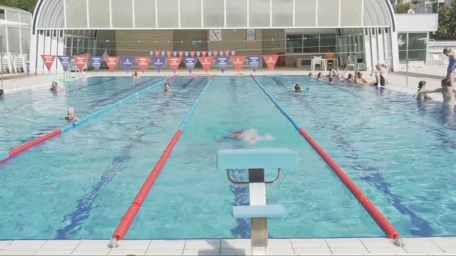 Accés gratuït a la piscina de Cabrera de Mar per refugiar-se de la calor