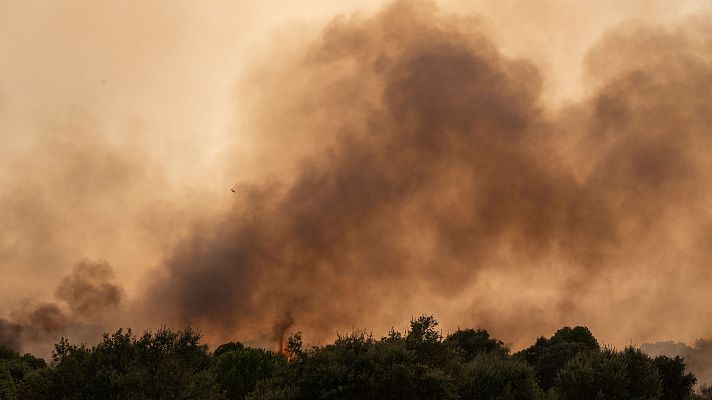 Telediario Fin de Semana - Los incendios no dan tregua y arrasan varias viviendas en Extremadura
