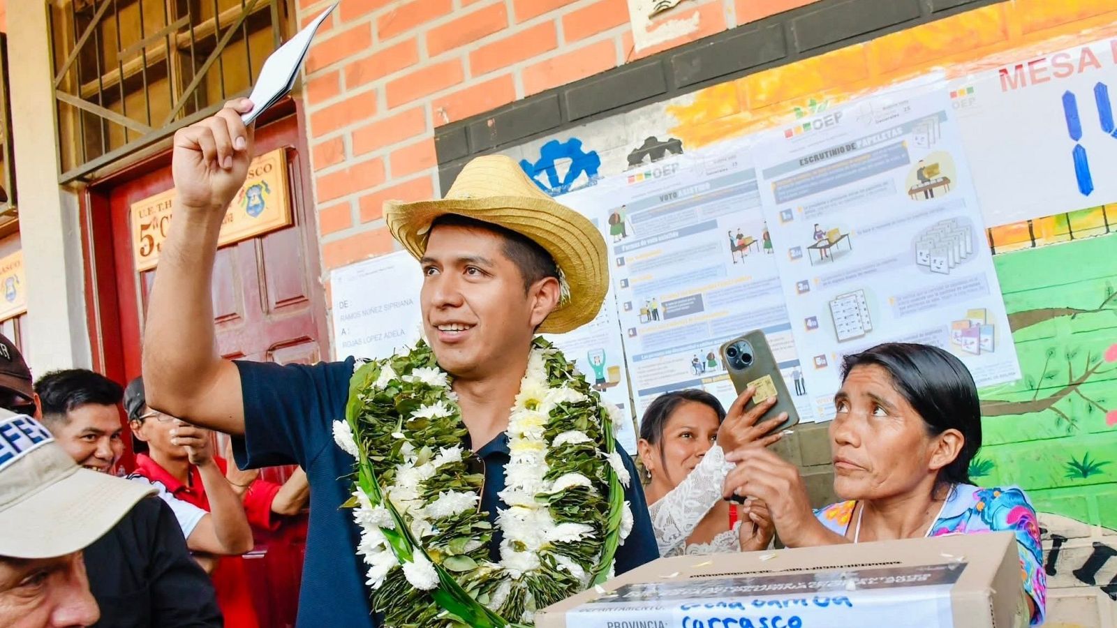 Apedrean al candidato Andrónico Rodríguez en Bolivia - Fin de semana 24h | Ver