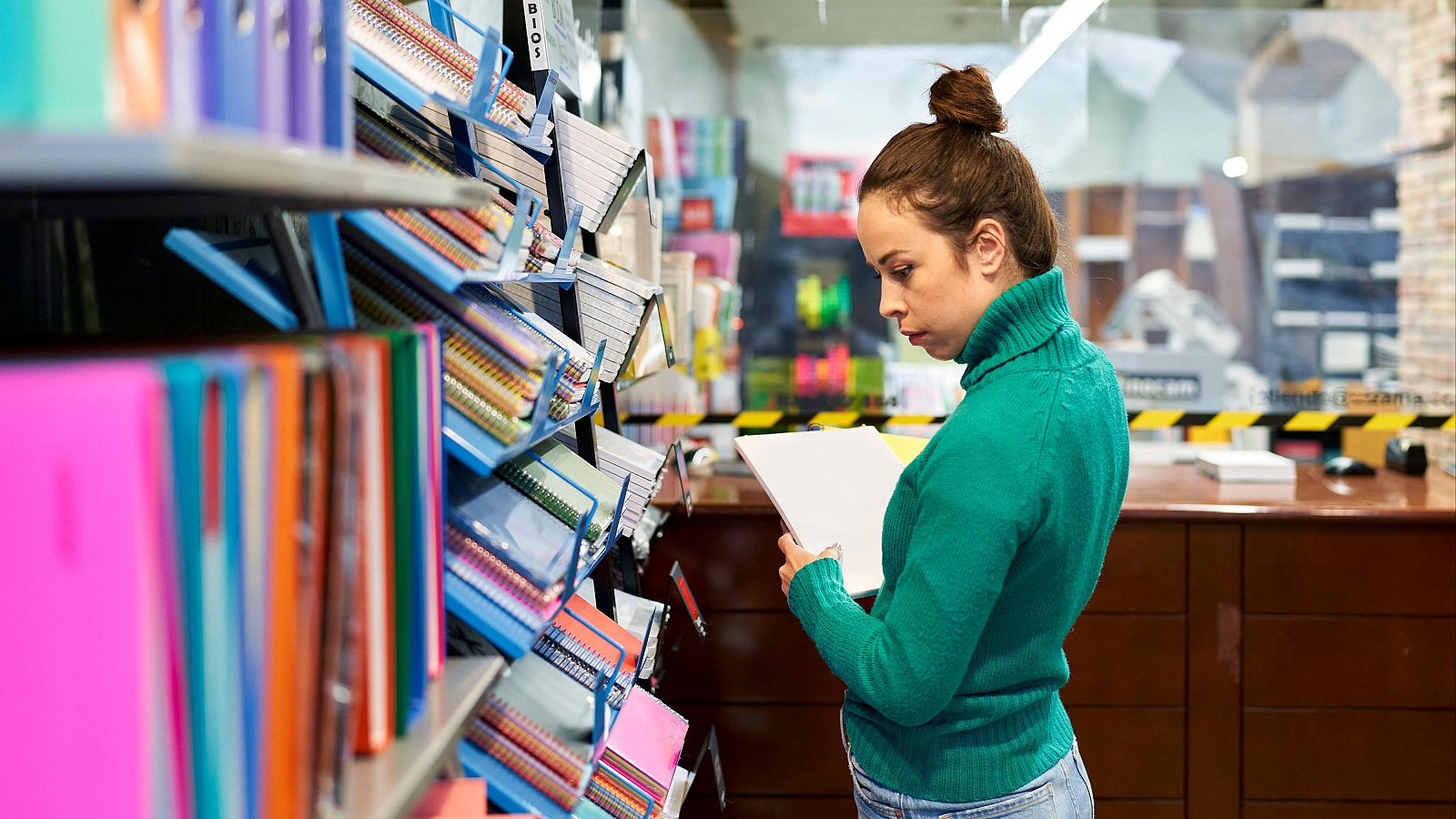 Cuando el verano frena los negocios: "Estamos de vacas flacas" - Telediario Fin de Semana | Ver