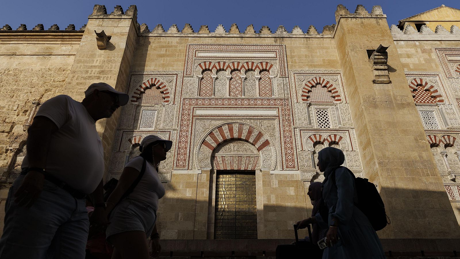 El tiempo hoy 18 de agosto en España: llega una vaguada que bajará las temperaturas - Telediario Matinal | Ver