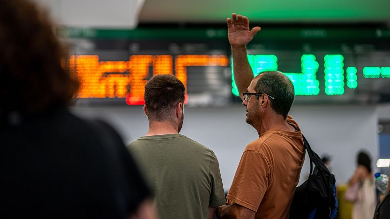 "Renfe nos ha dicho que no podíamos salir" - Informativo 24h | Ver