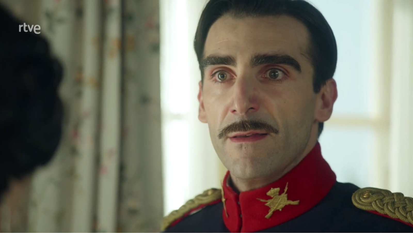 La Promesa: Lorenzo pierde los papeles con Leocadia - La promesa | Ver