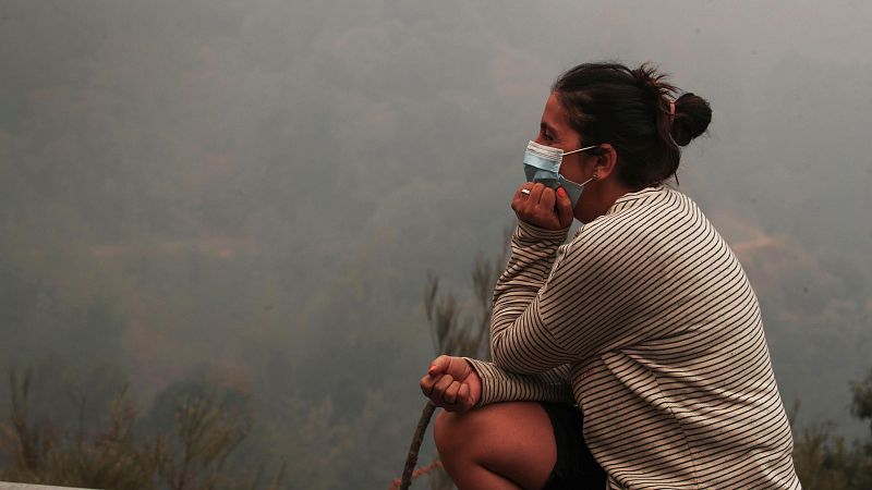Carlos Baeza, neumólogo: "Exponerse al humo de los incendios aumenta el riesgo de sufrir infartos"