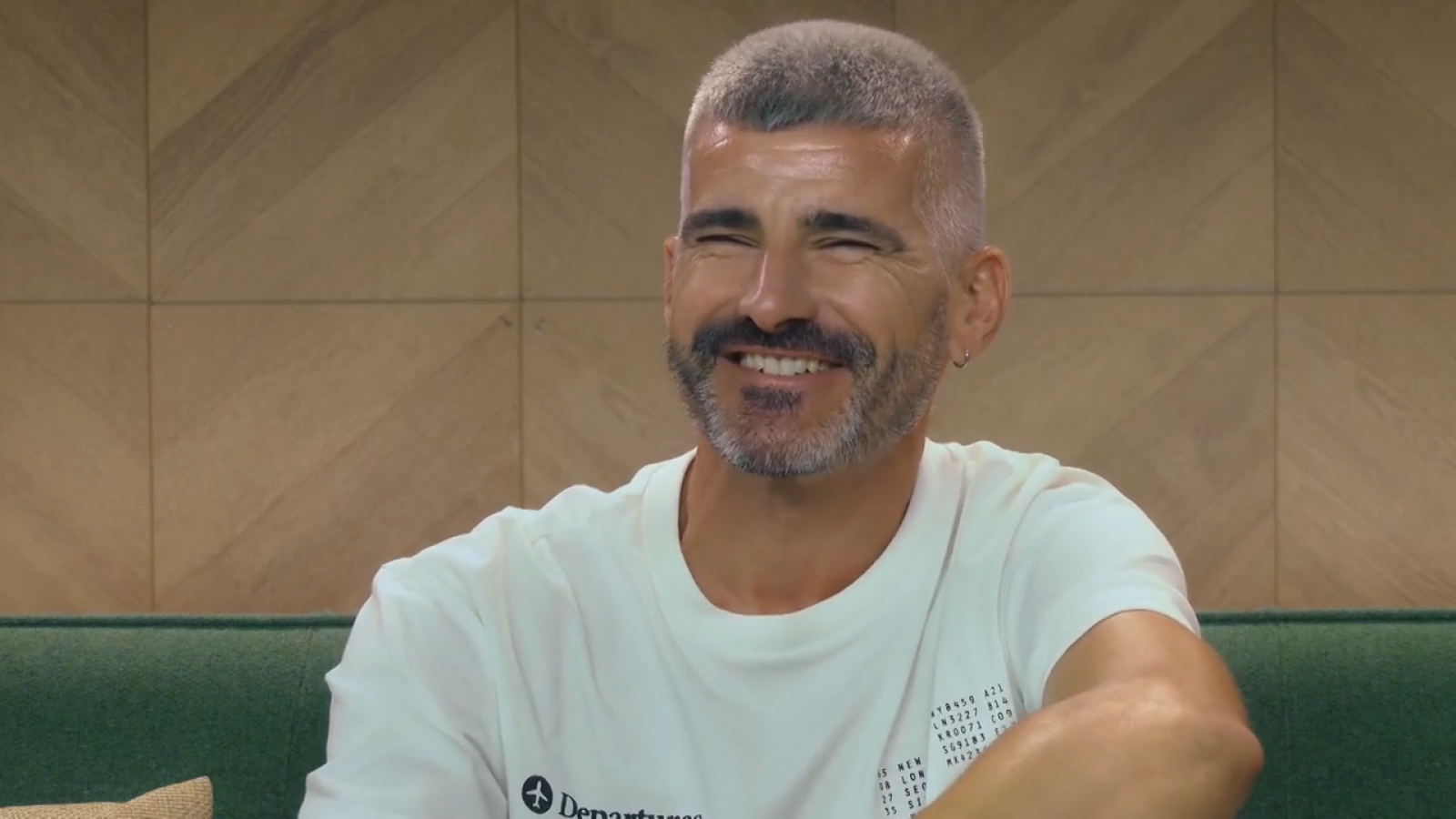 Edu en 'Dog House': sobran las palabras cuando surge el amor con un perro - Dog House | Ver