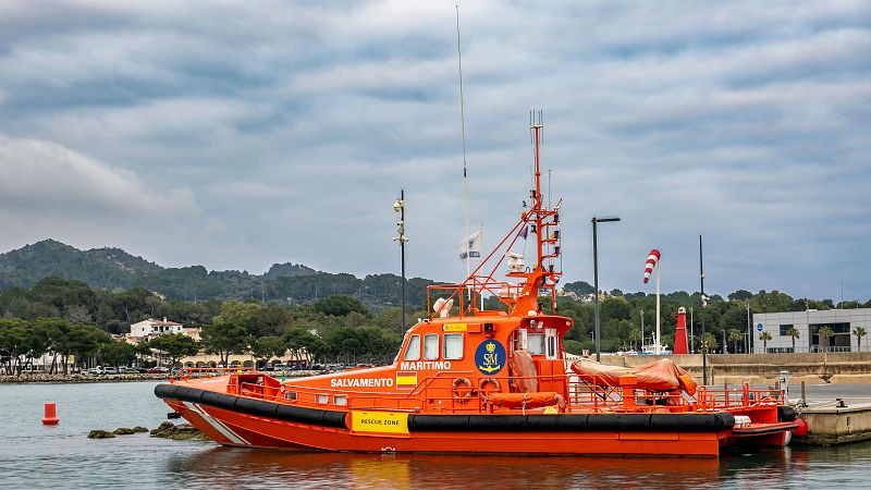 Un muerto y un herido en el naufragio de una pater en Mallorca - Informativo 24h | Ver