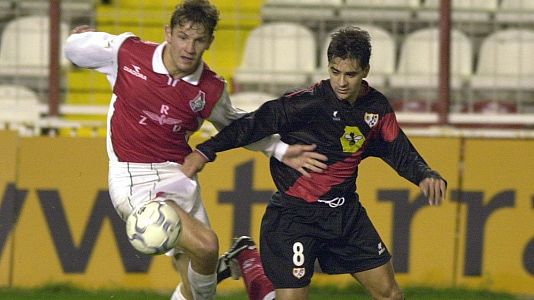 El Rayo Vallecano vuelve a Europa a puerta cerrada 25 años después de su paso por la Copa de la UEFA