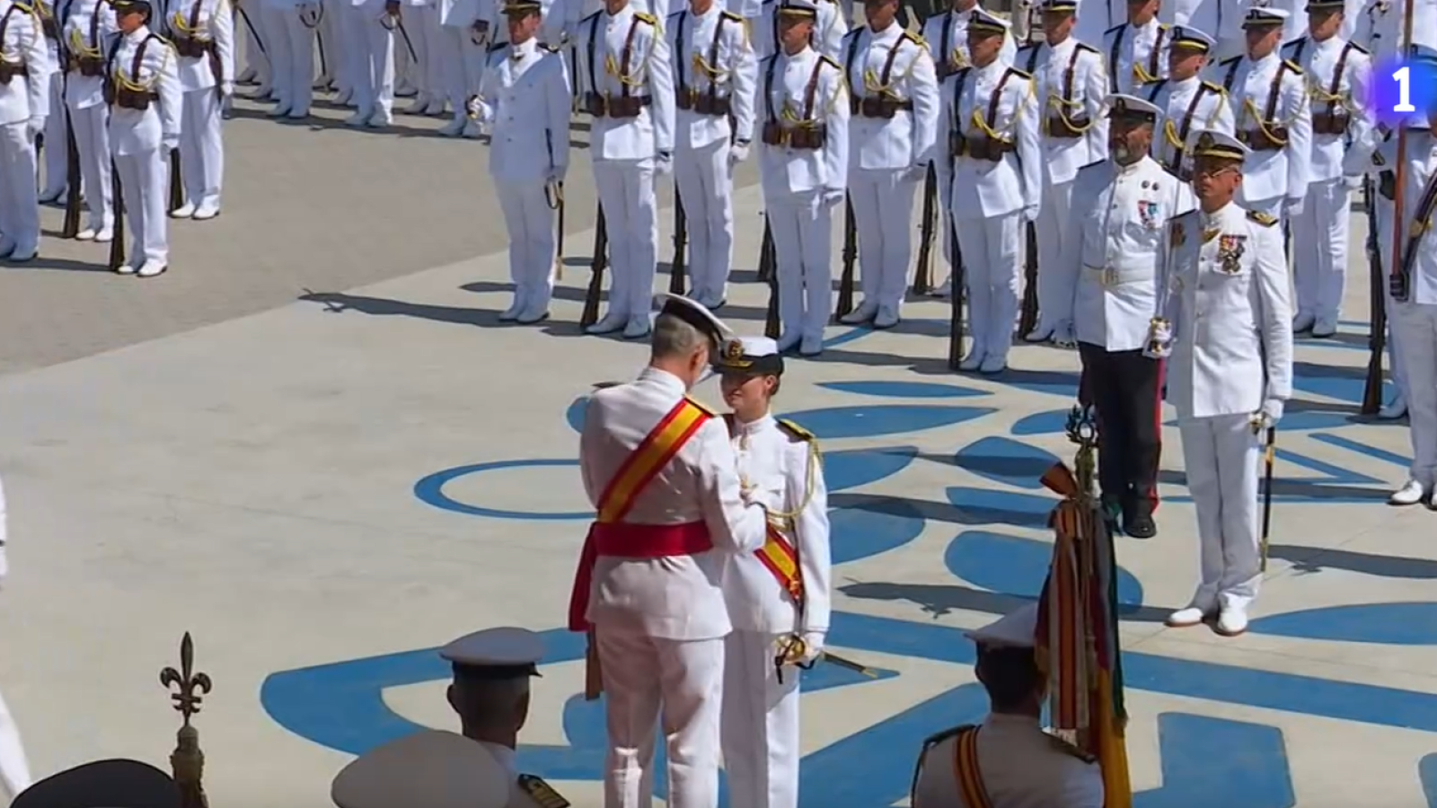 La princesa Leonor comienza su instrucción como piloto | Ver