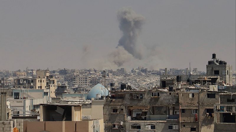 La ONU alerta del colapso humanitario en Gaza mientras Jan Yunis es enterrada bajo las bombas israelíes