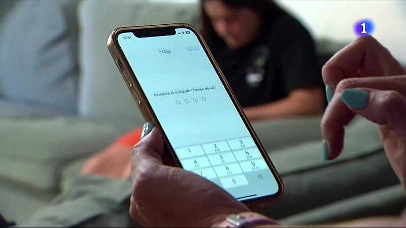 Els menors, més exposats als riscos de les xarxes socials durant l'estiu