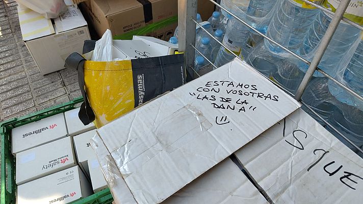 Telediario 1 - El recuerdo de la dana en la oleada de incendios: muchos valencianos se vuelcan para ayudar