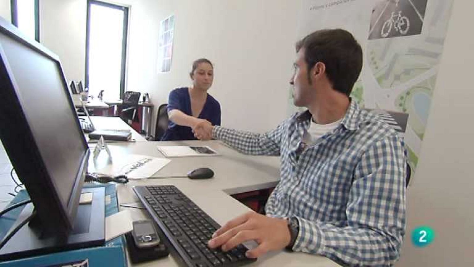 Tenemos chico nuevo en la oficina - Capítulo 9 - Ver ahora