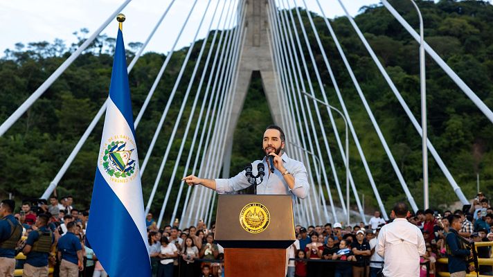 Telediario 2 - Bukele entra en la lista negra de libertades civiles junto a Trump por el retroceso democrático en sus países