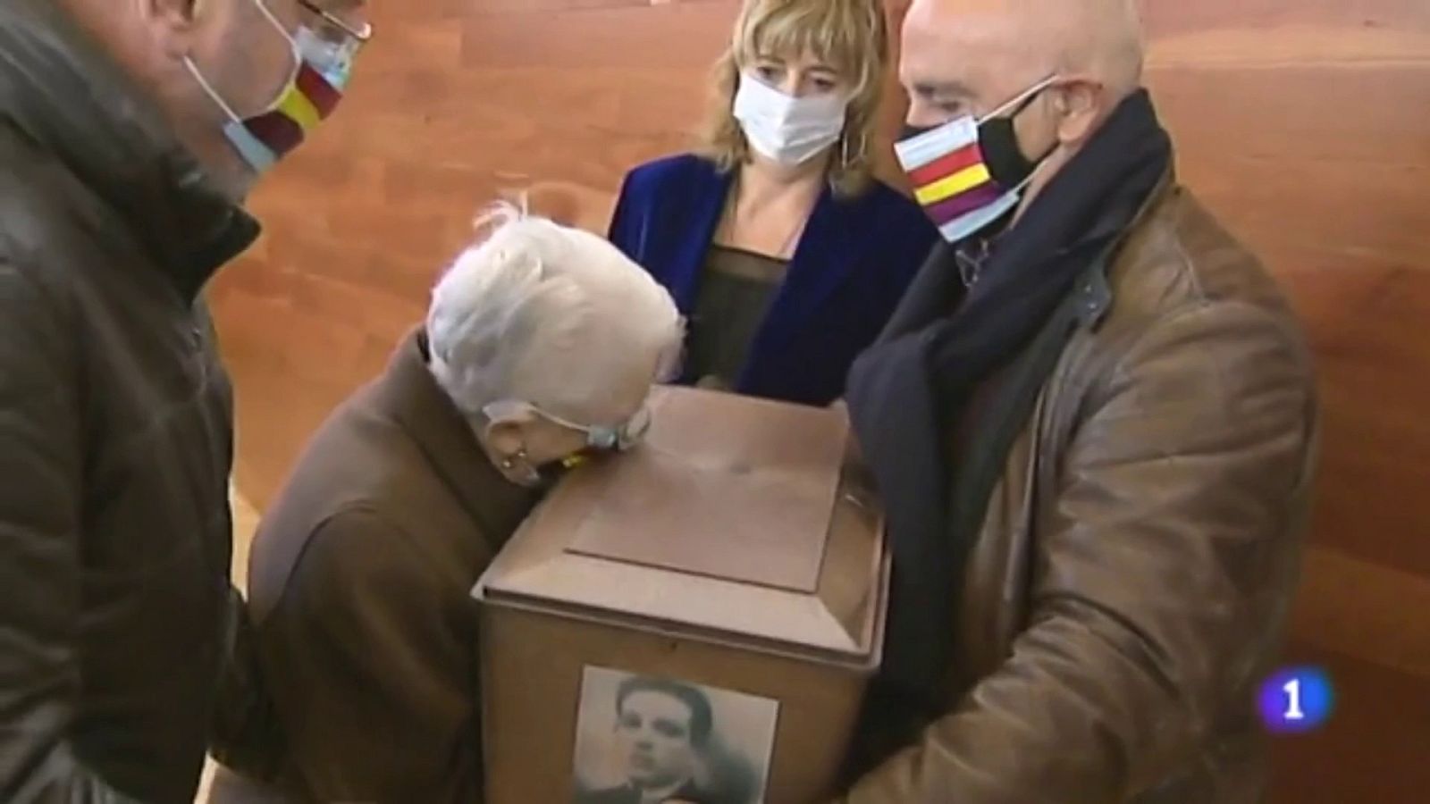 Entrega de restos de la fosa de Otsoportillo (Olazti, Navarra) | Ver ahora