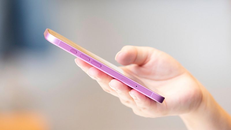 El calor intenso también afecta al teléfono móvil: la vida útil de la batería puede disminuir