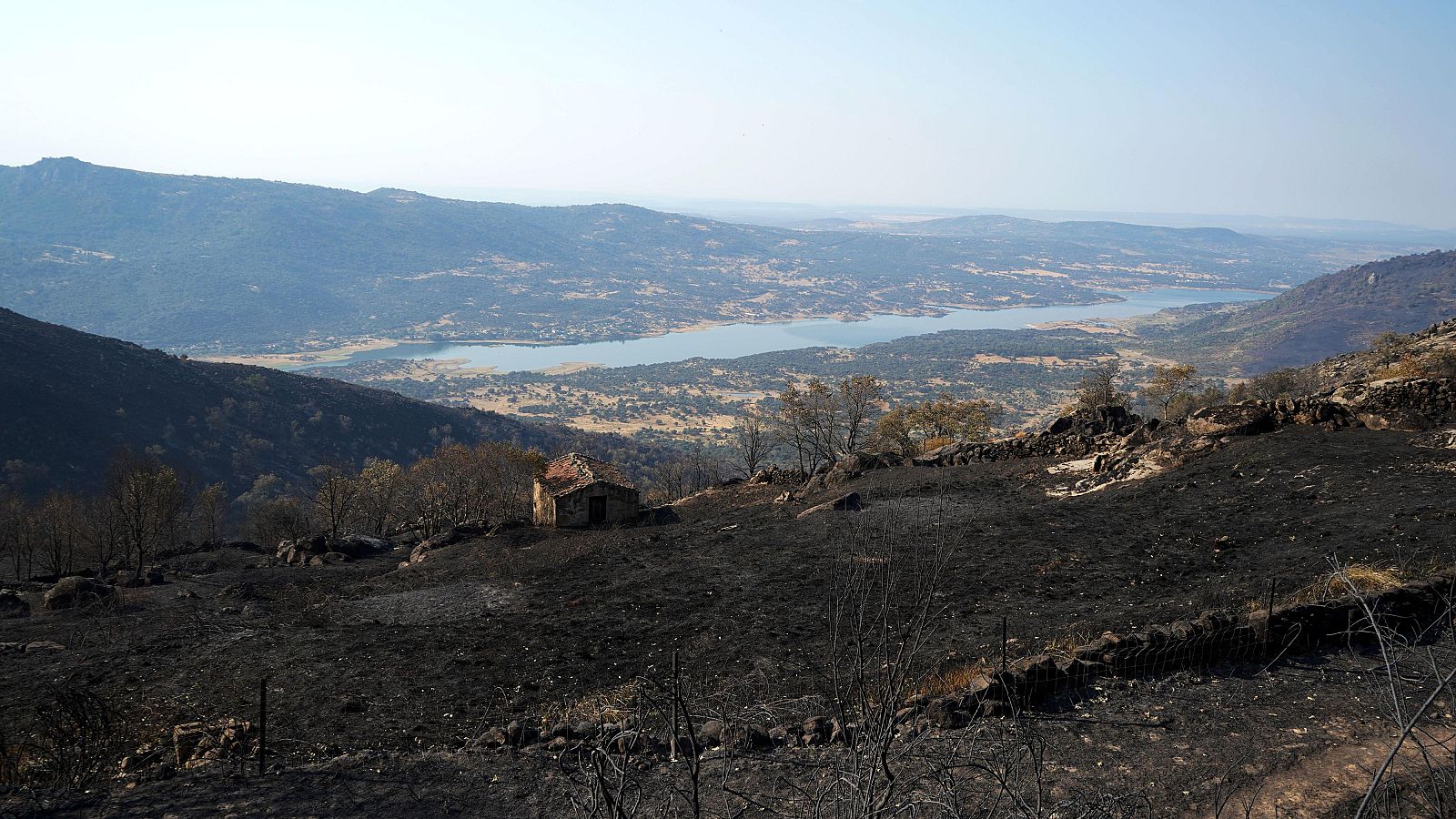 Extremadura recupera la normalidad poco a poco tras los incendios - Telediario Fin de Semana | Ver