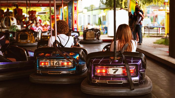 Telediario Fin de Semana - Tómbolas, atracciones y puestos: las voces más reconocibles de las ferias